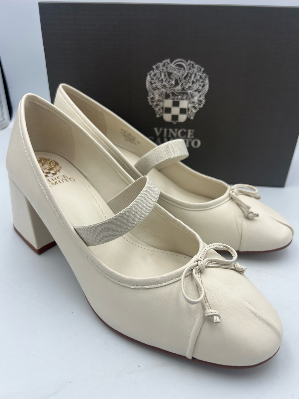 VINCE CAMUTO VC-Melodie Leather Creamy White Mary Jane Pumps SZ US 10M-10.5 EU42